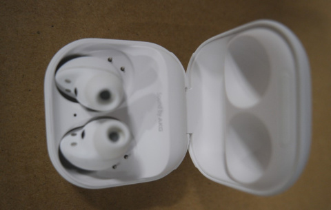 SŁUCHAWKI SAMSUNG GALAXY BUDS SM-R510 BIAŁE - OUTLET SŁUCHAWKI SAMSUNG GALAXY BUDS SM-R510 BIAŁE - OUTLET