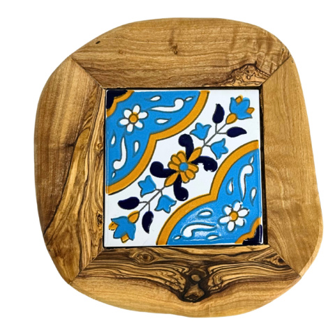Deska z drewna oliwnego do krojenia serwowania 18x19cm Deska z drewna oliwnego do krojenia serwowania 18x19cm