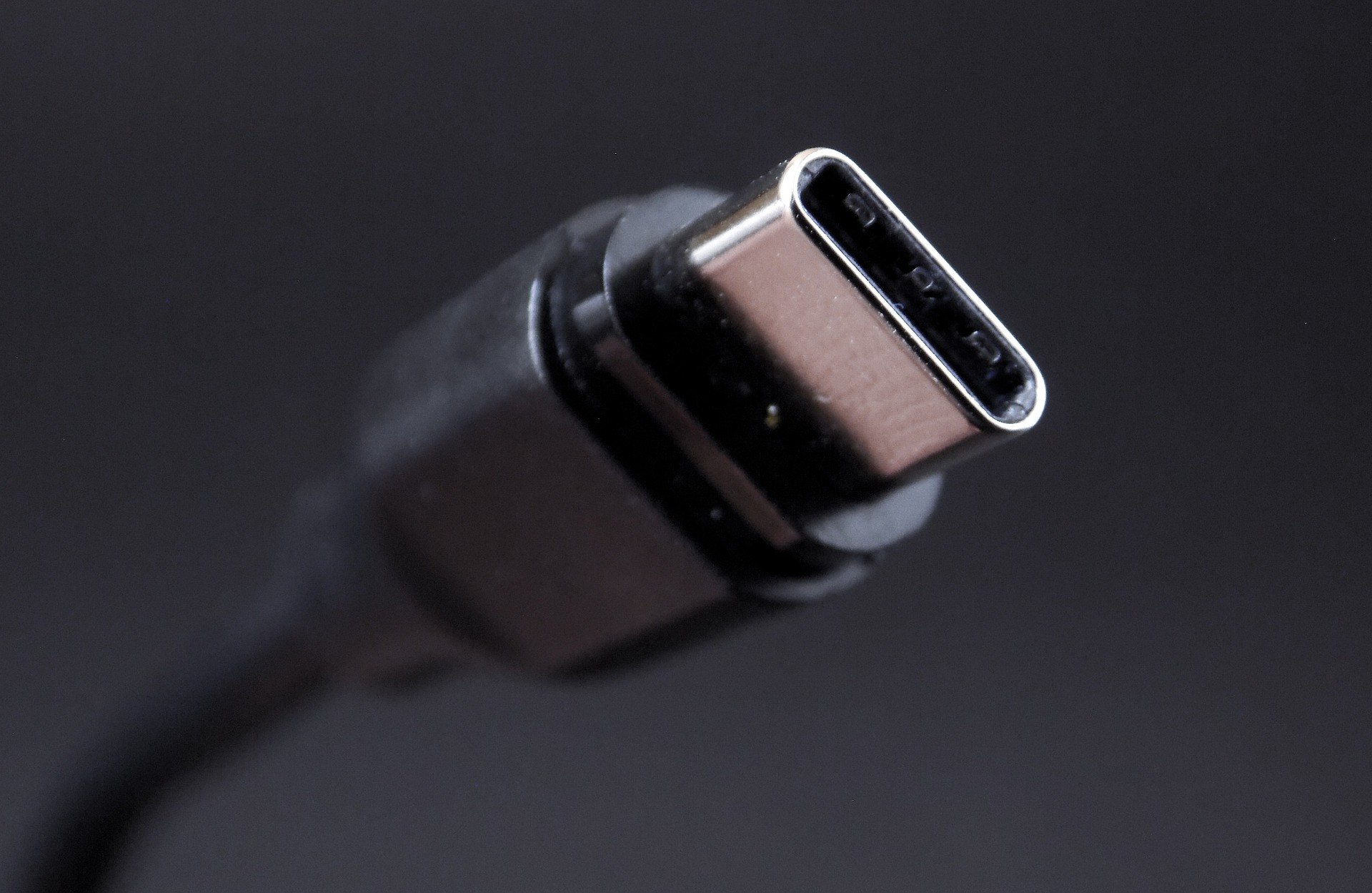 Czym wyróżnia się nowe USB typu C i dlaczego ten rodzaj łącza jest taki popularny?